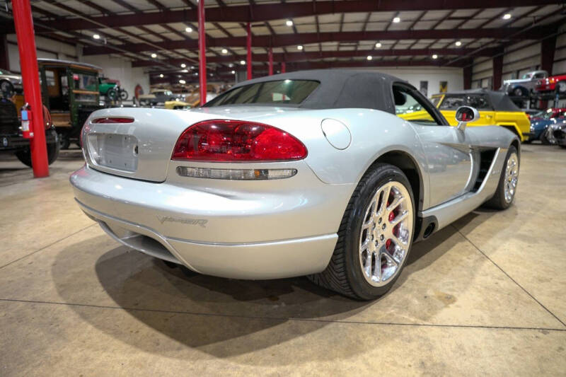 2004 Dodge Viper SRT-10