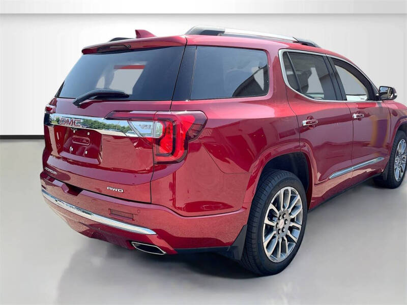 2023 GMC Acadia Denali