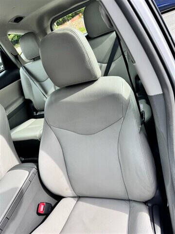 2014 Toyota Prius v Two