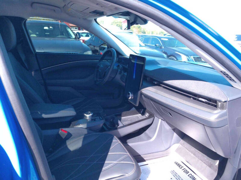 2024 Ford Mustang Mach-E Select