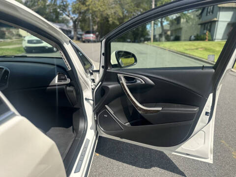 2012 Buick Verano Leather Group