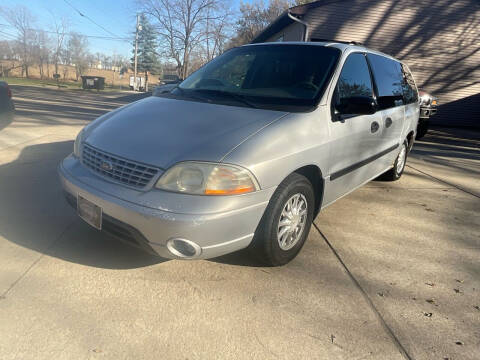 2003 Ford Windstar for sale at Auto Connection in Waterloo IA