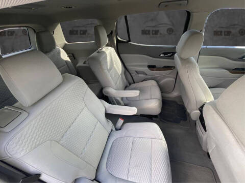 2017 GMC Acadia SLE-2