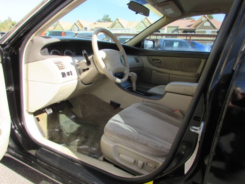 2001 Toyota Avalon XLS photo 10