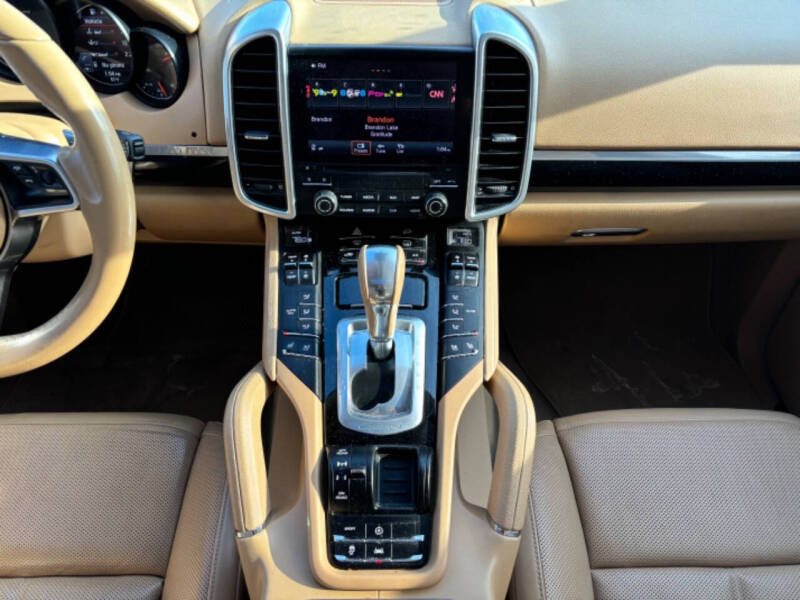 2017 Porsche Cayenne Platinum Edition