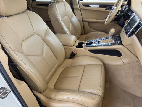 2016 Porsche Macan S