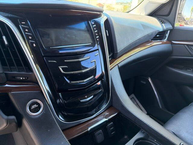 2018 Cadillac Escalade Luxury