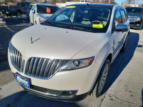 2013 Lincoln MKX for sale at Howe's Auto Sales in Lowell MA