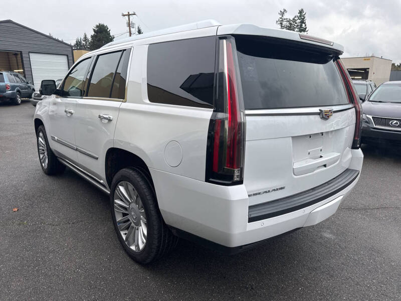 2016 Cadillac Escalade Platinum