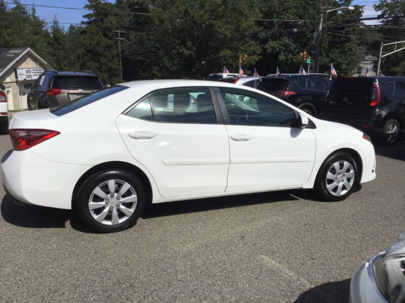 2018 Toyota Corolla LE's photo