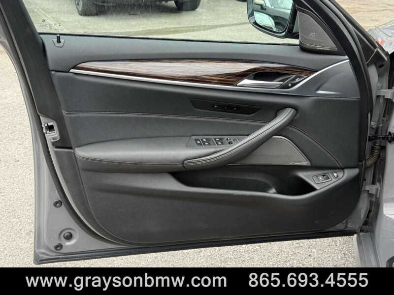 2022 BMW 5 Series 530e xDrive