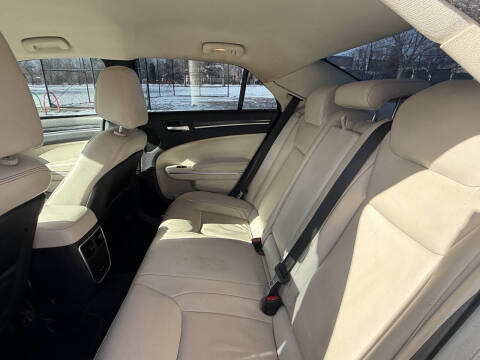 2015 Chrysler 300 Limited