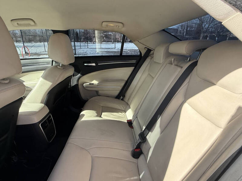 2015 Chrysler 300 Limited