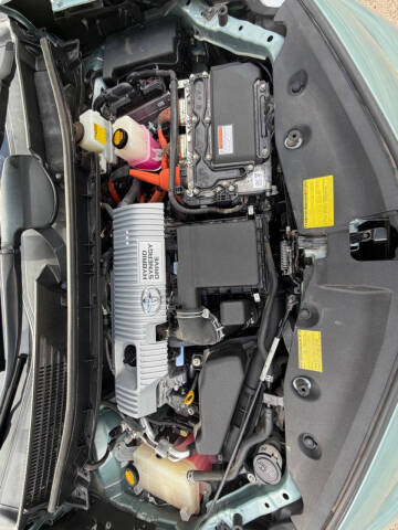 2014 Toyota Prius v Two