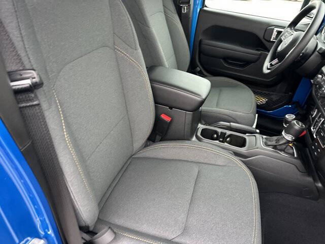 2026 Jeep Gladiator Sport