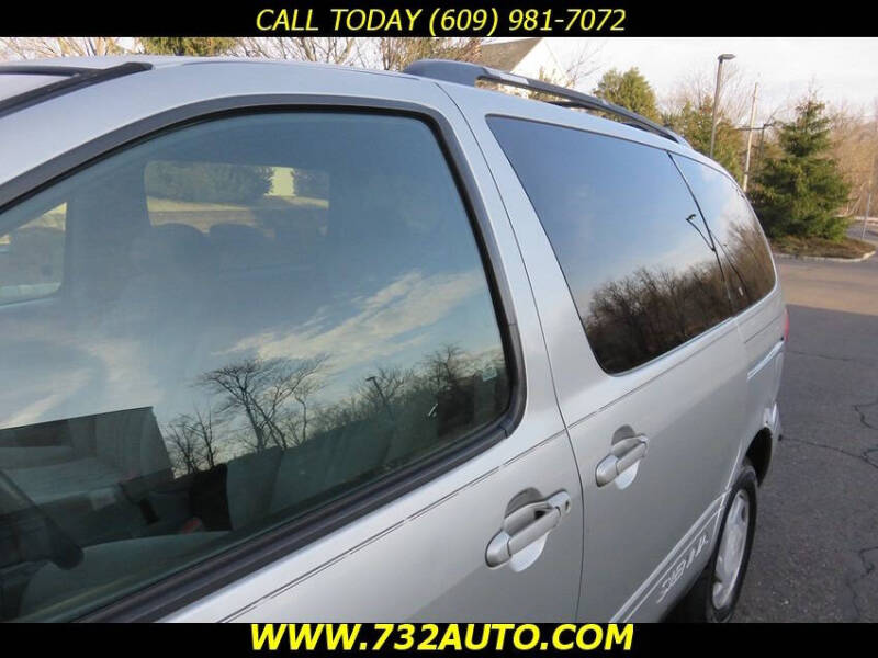 2003 Toyota Sienna LE