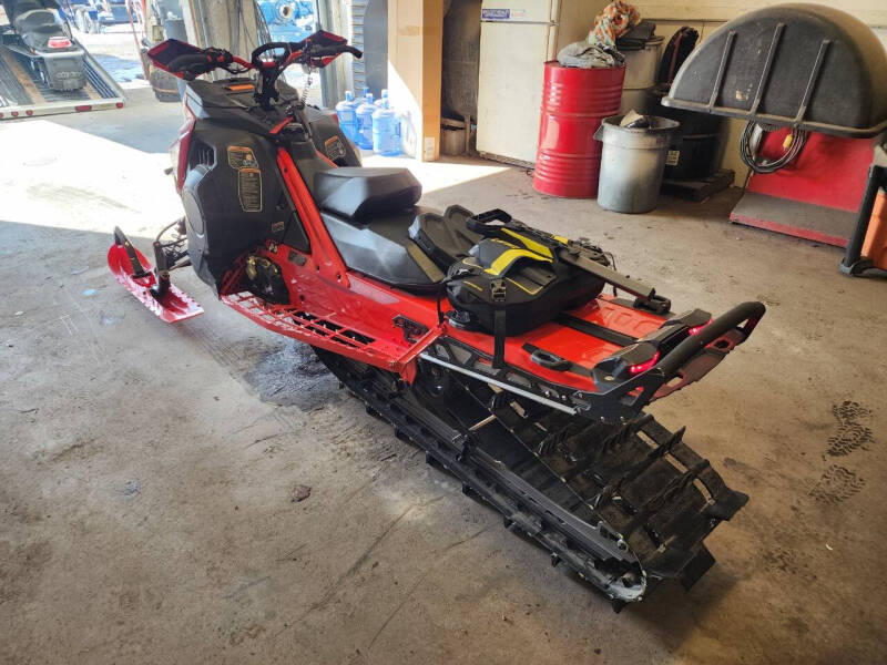 2023 Lynx Shredder DS