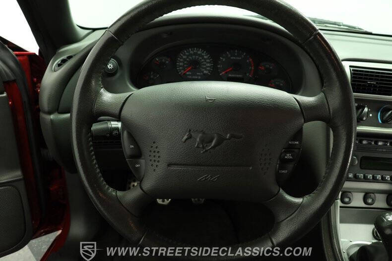 2004 Ford Mustang GT Deluxe