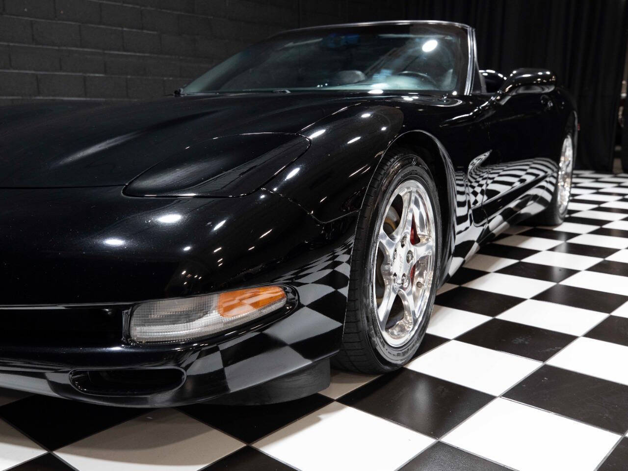 2003 Chevrolet Corvette 10