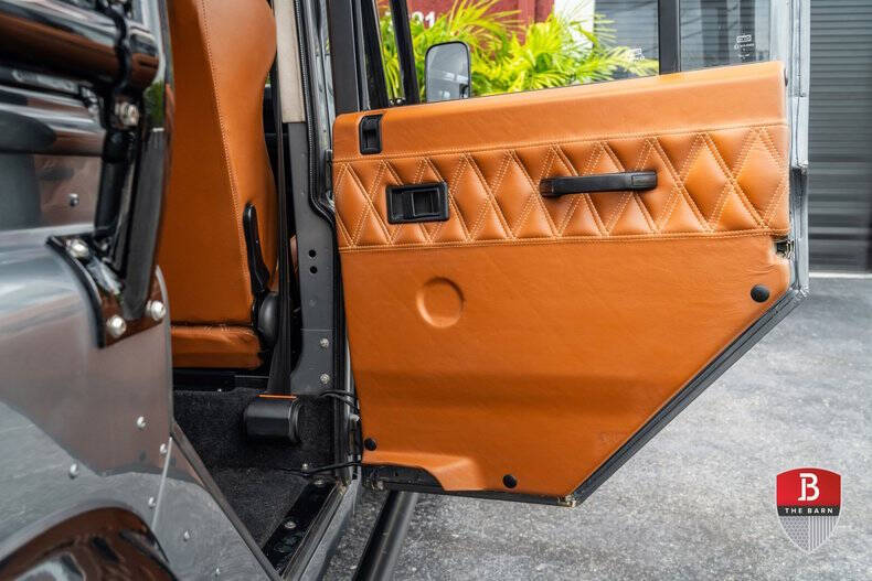 1987 Land Rover Defender