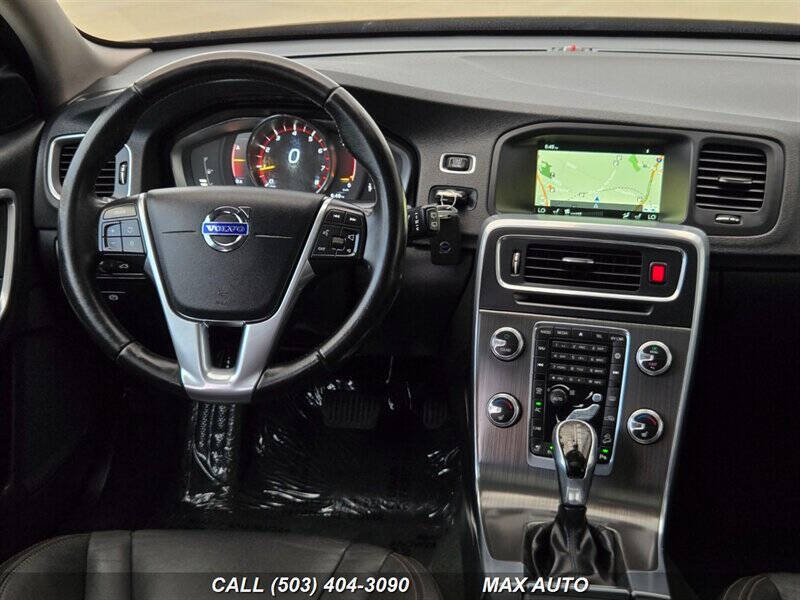 2016 Volvo V60 Cross Country T5