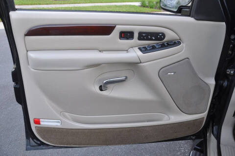 2003 Cadillac Escalade