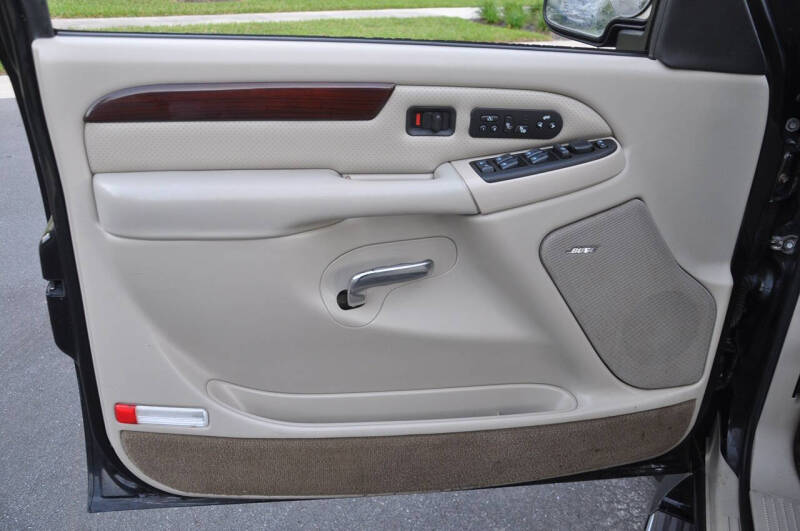 2003 Cadillac Escalade