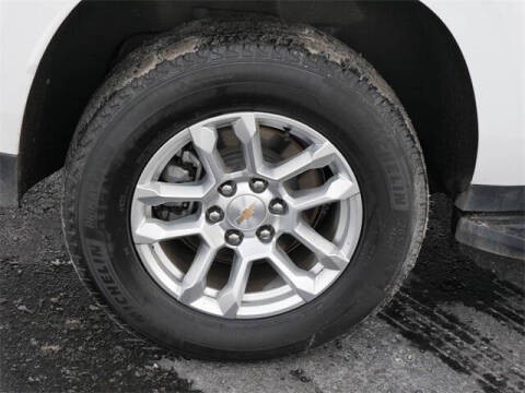 2025 Chevrolet Suburban LT