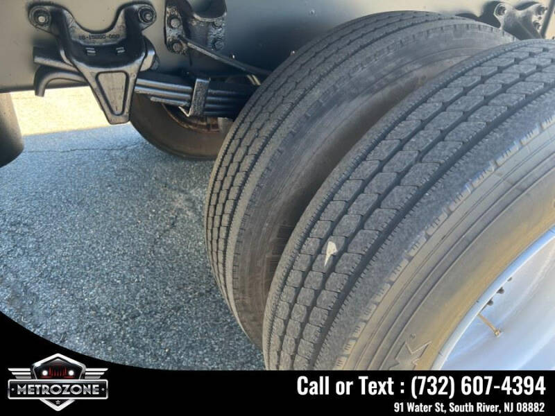 2012 Freightliner M2 106