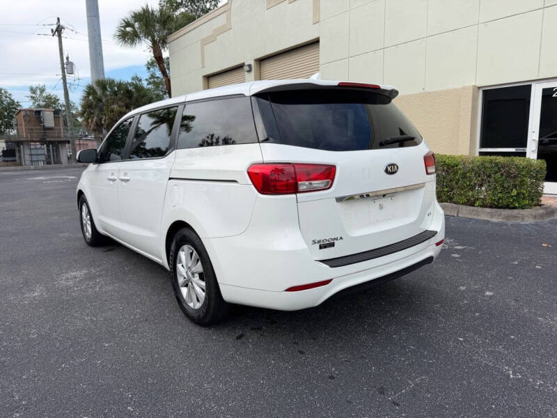 2018 Kia Sedona LX