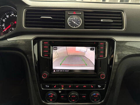 2017 Volkswagen Passat 1.8T SEL Premium