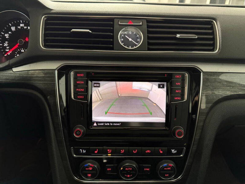 2017 Volkswagen Passat 1.8T SEL Premium