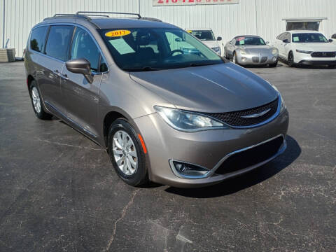 2017 Chrysler Pacifica Touring Plus