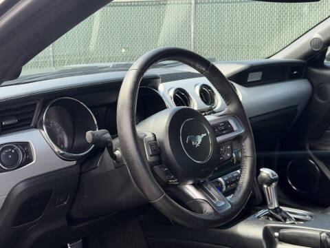 2017 Ford Mustang EcoBoost Premium