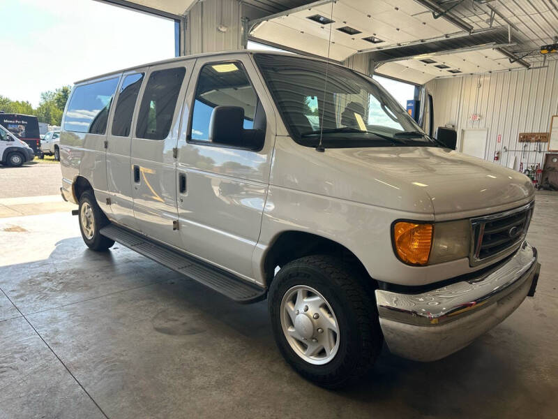 2004 Ford E-250