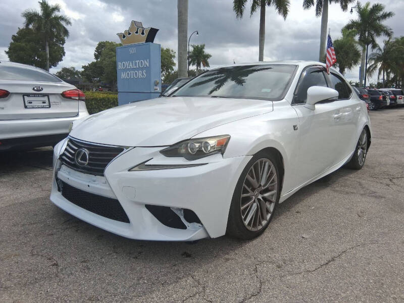 2015 Lexus IS 250's photo