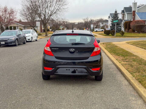 2012 Hyundai Accent GS