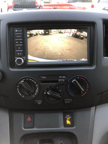 2020 Nissan NV200 SV