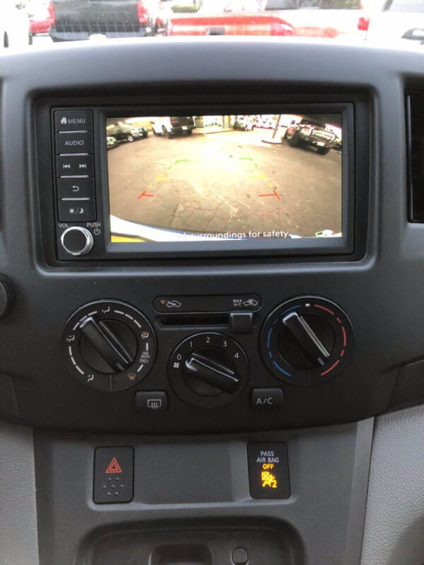 2020 Nissan NV200 SV