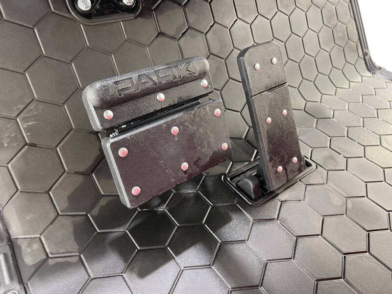 2025 E-Z-GO Express S4 ELiTE Lithium