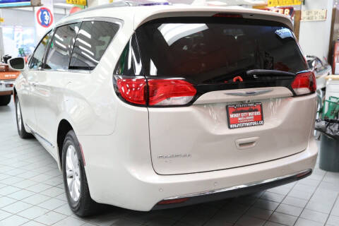 2017 Chrysler Pacifica Touring-L