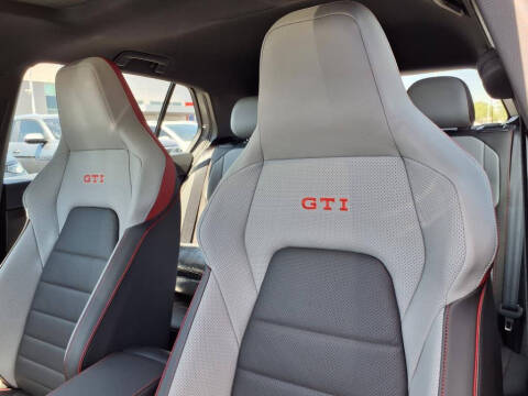 2025 Volkswagen Golf GTI SE