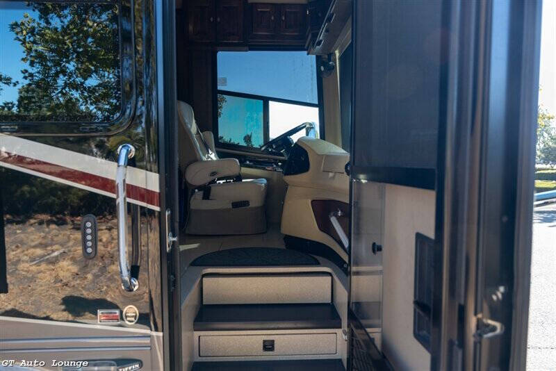 2016 Freightliner XCM Chassis