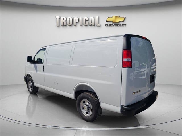 2025 Chevrolet Express 2500