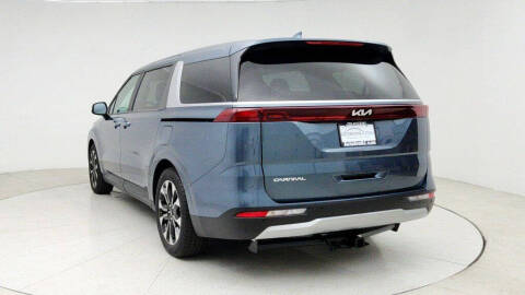 2024 Kia Carnival EX