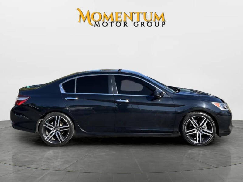 2017 Honda Accord Sport's photo