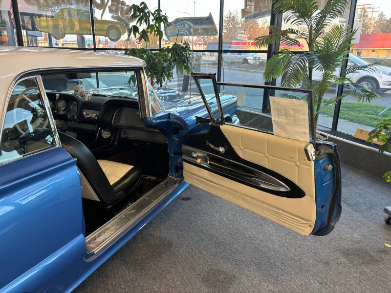 1960 Ford Thunderbird