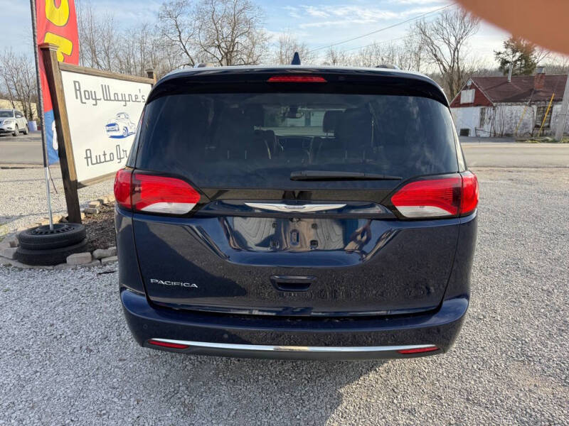 2017 Chrysler Pacifica Touring-L Plus