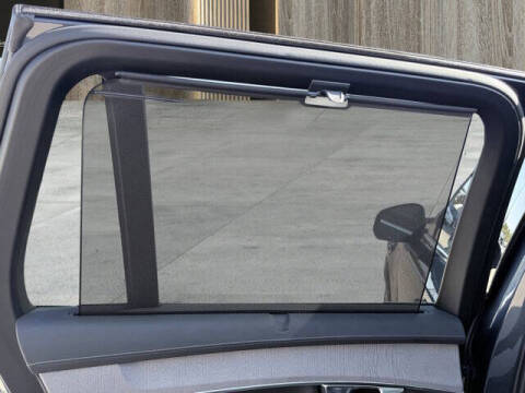 2025 Volvo XC90 T8 Ultra Bright Theme 6P