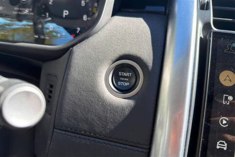 2024 Land Rover Discovery P300 S